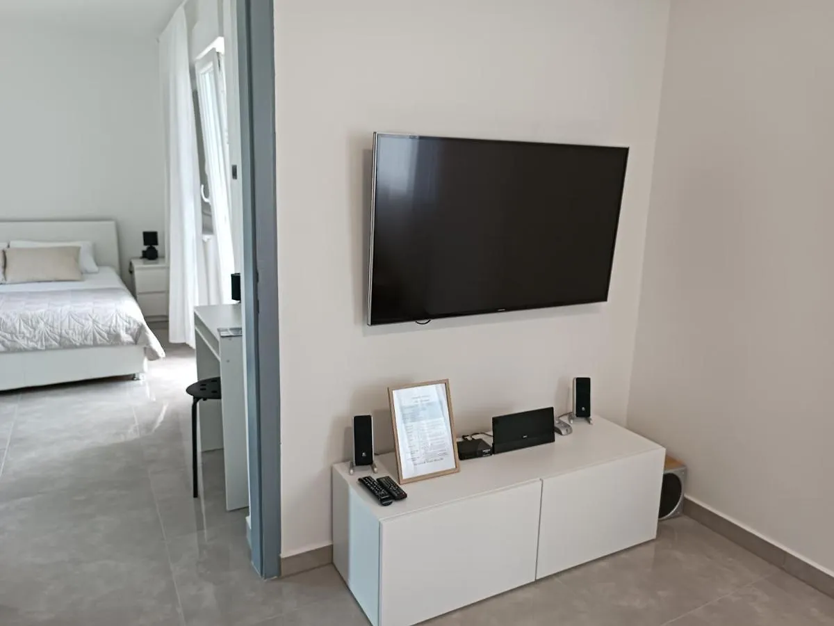 Nika Apartment Pula 0*,